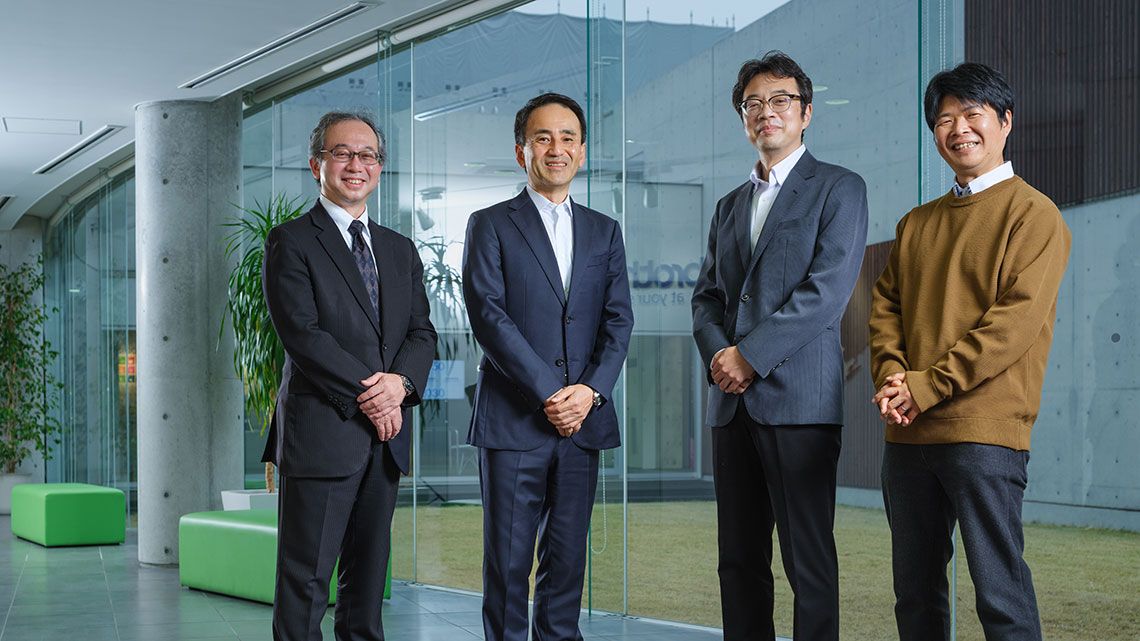 左からNEC神谷氏、ブラザー工業・石黒氏、松田氏、柳氏